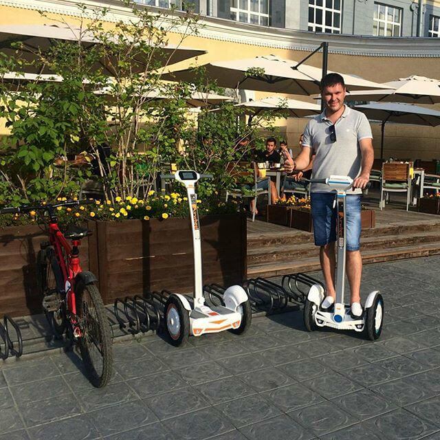 Airwheel S3, two wheel self-balancing electric scooter 