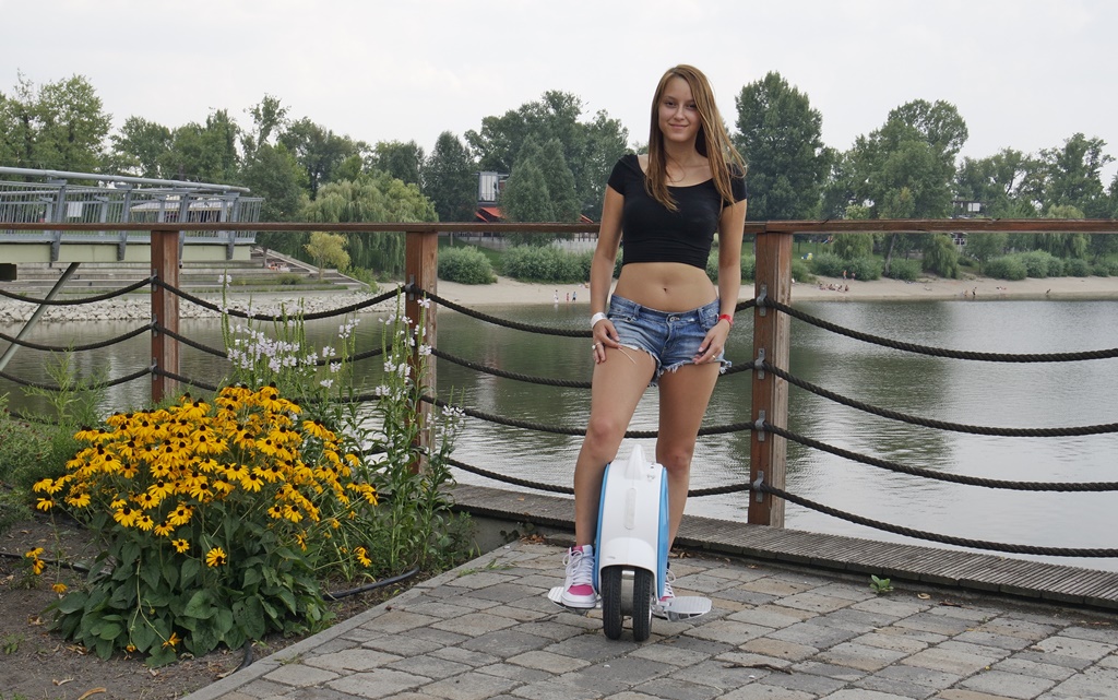Airwheel mini one wheel electric scooter
