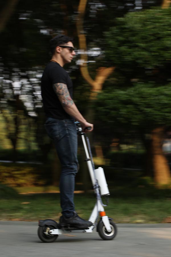 Airwheel two-wheeled scooter Z3