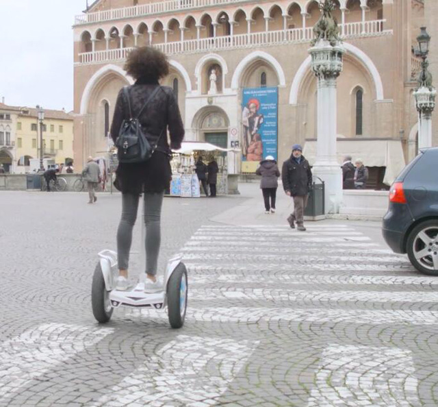 Airwheel S5 2-wheeled self-balancing scooter